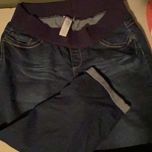 Planet Motherhood Maternity cropped pants